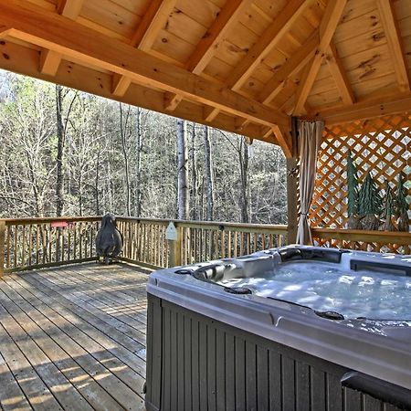 Villa Tree Top Dream Cabin With Hot Tub In Gatlinburg! Exterior foto