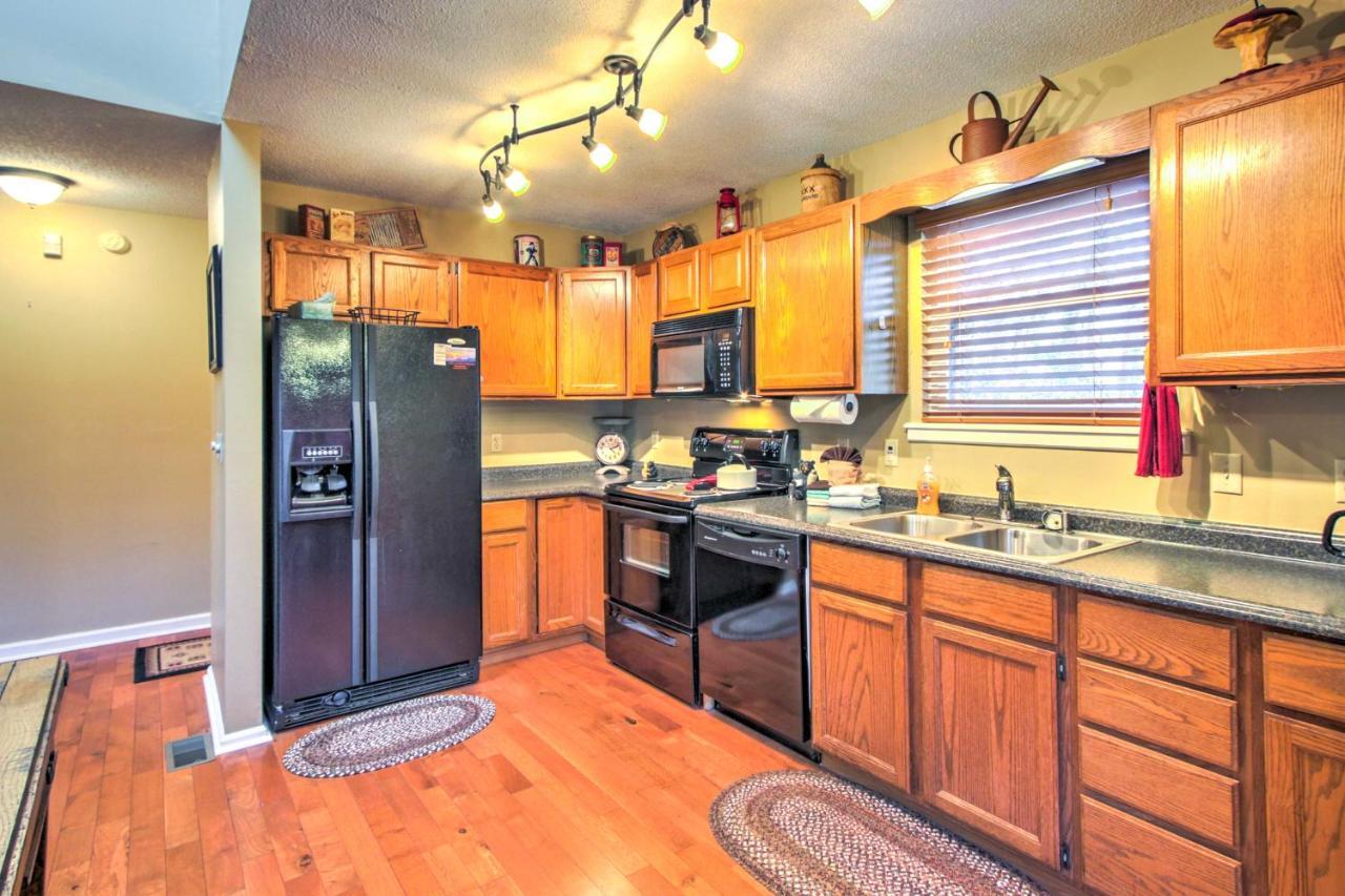Villa Tree Top Dream Cabin With Hot Tub In Gatlinburg! Exterior foto